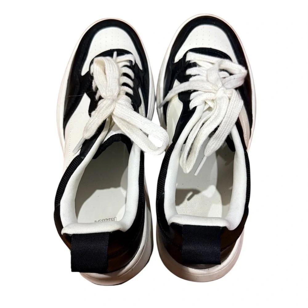 NEW Men Wild Fable Black and White Sneakers size 8.5